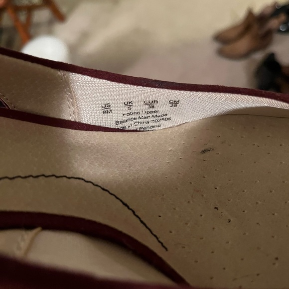 Life Stride Burgundy Heels - Picture 6 of 7